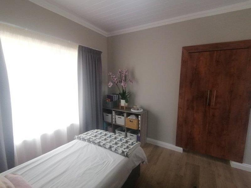 5 Bedroom Property for Sale in Monte Christo Western Cape